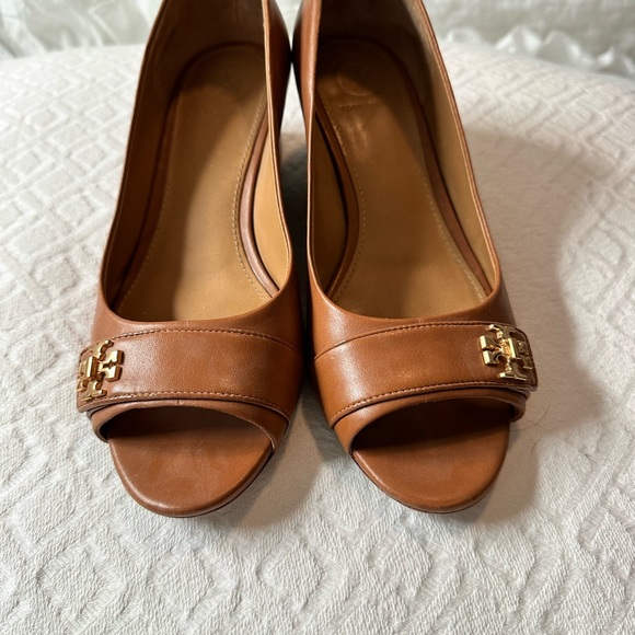 Tory Burch Shoes - Tory Burch Kira Brown Wooden Wedge Shoe Pump Size 7